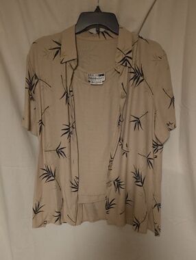Leslie Fay Beige Short-Sleeve Two-Piece Tropical Print Top